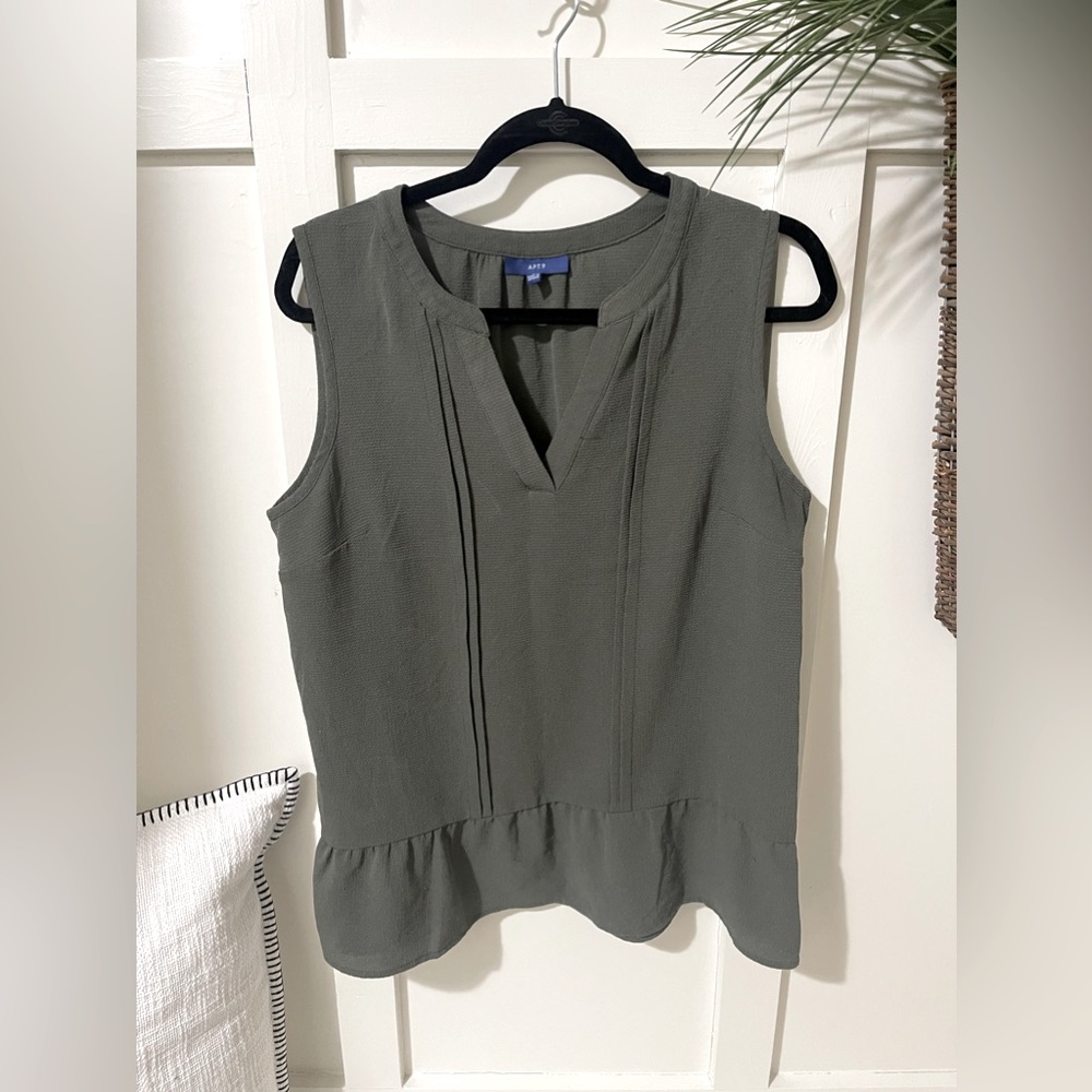 APT 9 top olive green women’s size L